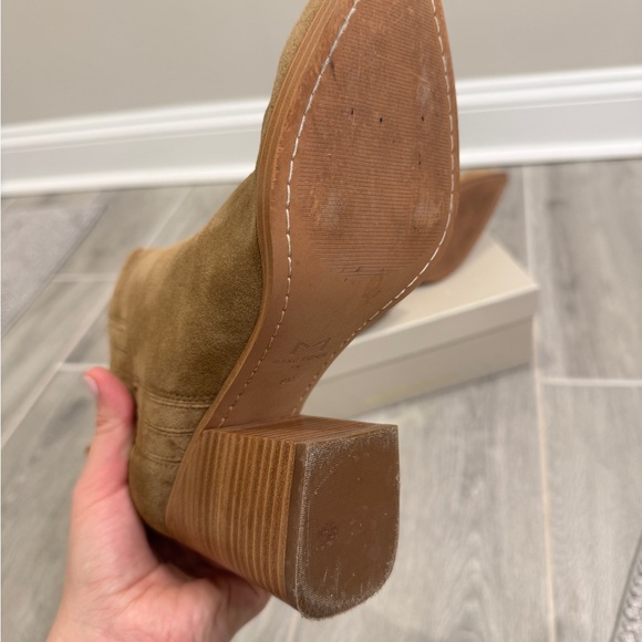 Marc Fisher Oshay Western Short Boots Booties Light Brown Tan Suede Size 8 - Picture 4 of 5